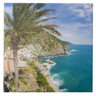 Italien, Cinque Terre, Vernazza, Hangstadt von Fliese