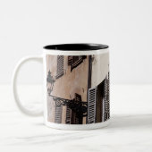 Italien, Emilia-Romagna, Parma Zweifarbige Tasse (Links)