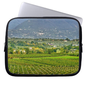 Italien, Gardasee. Die Ufer des Gardasees sind Laptopschutzhülle