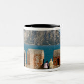 Italien, Malcesine, Aussicht vom Burgturm Zweifarbige Tasse (Mittel)
