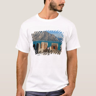 Italien, Malcesine, Blick vom Burgturm von T-Shirt