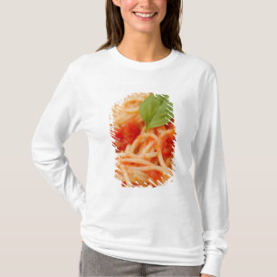 Italien, Orta, Lago Orta, Spaghetti mit Tomate T-Shirt