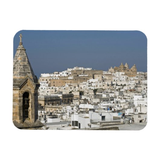 Italien, Ostuni, nahe Aussicht auf die Altstadt Magnet (Horizontal)