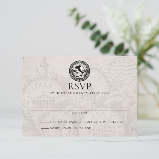 Italien Passport Wedding RSVP Karte (Stehend Vorderseite)