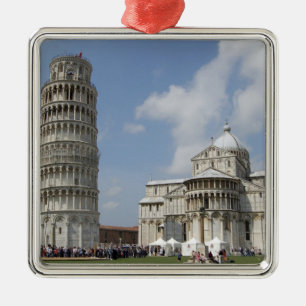 Italien, Pisa. Schiefer Turm von Pisa und Silbernes Ornament