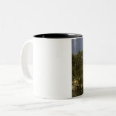 Italien, Portofino. Landschaftliches Leben Zweifarbige Tasse (Vorderseite Links)