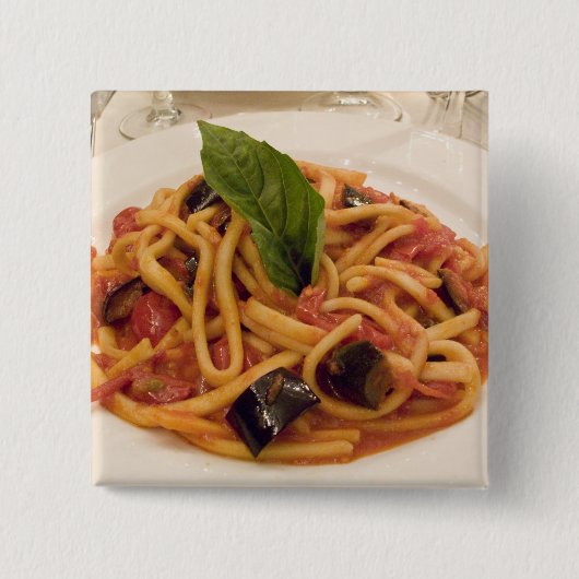 Italien, Positano. Teigwaren und Auberginen Button (Vorderseite)