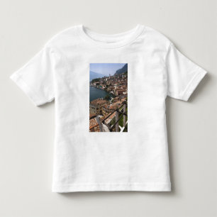 Italien, Provinz Brescia, Limone sul Garda. Stadt Kleinkind T-shirt