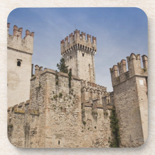 Italien, Provinz Brescia, Sirmione. Castello 2 Getränkeuntersetzer