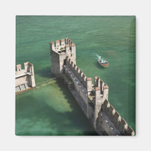 Italien, Provinz Brescia, Sirmione. Castello 3 Magnet