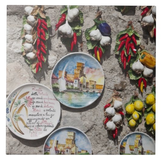 Italien, Provinz Brescia, Sirmione. Souvenirs. Fliese (Vorderseite)