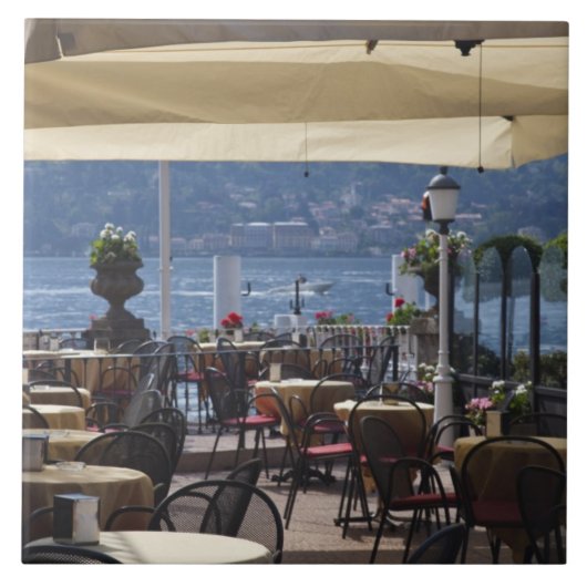Italien, Provinz Como, Bellagio. Café am See. Fliese (Vorderseite)