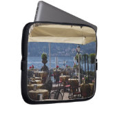 Italien, Provinz Como, Bellagio. Café am See. Laptopschutzhülle (Vorne Rechts)