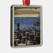 Italien, Provinz Como, Bellagio. Café am See. Ornament Aus Metall (Rechts)