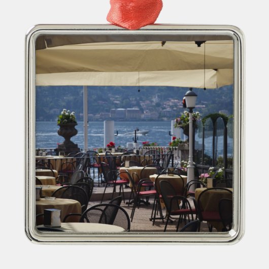 Italien, Provinz Como, Bellagio. Café am See. Ornament Aus Metall (Vorne)