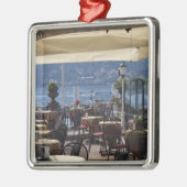 Italien, Provinz Como, Bellagio. Café am See. Ornament Aus Metall (Links)