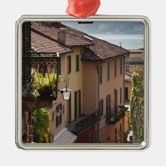 Italien, Provinz Como, Bellagio. Salita Silbernes Ornament (Vorne)
