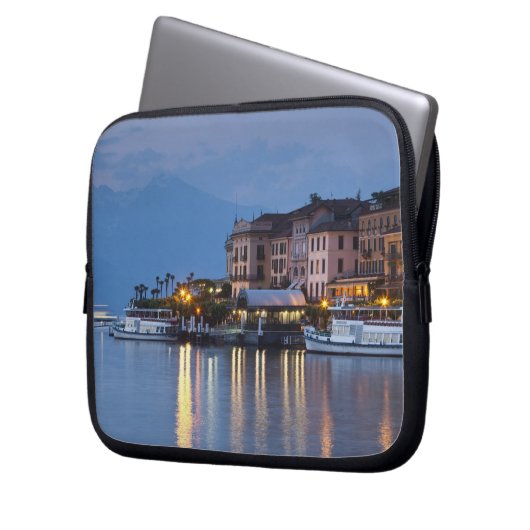 Italien, Provinz Como, Bellagio. Stadtsicht, Laptopschutzhülle (Vorderseite Links)