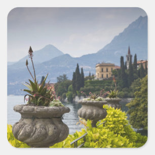 Italien, Provinz Lecco, Varenna. Villa Monastero,  Quadratischer Aufkleber