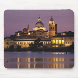Italien, Provinz Mantua, Mantua. Stadtansicht und Mousepad