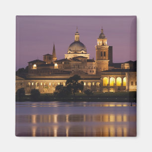 Italien, Provinz Mantua, Mantua. Stadtblick und Magnet