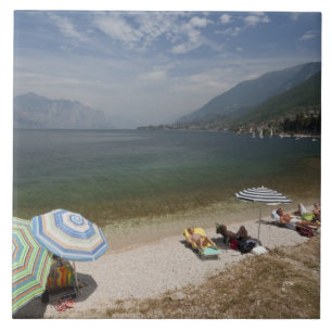 Italien, Provinz Verona, Brenzone. Gardasee Fliese
