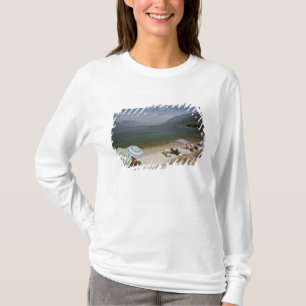 Italien, Provinz Verona, Brenzone. Gardasee T-Shirt