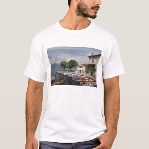 Italien, Provinz Verona, Malcesine. Cassone alt T-Shirt