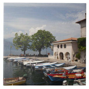 Italien, Provinz Verona, Malcesine. Kassettenalter Fliese