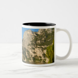 Italien, Riva del Garda, Gardasee, Monte Zweifarbige Tasse