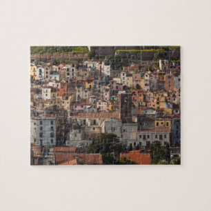 Italien, Sardinien, Bosa. Stadtansicht mit Castell Puzzle