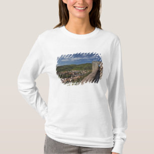 Italien, Sardinien, Bosa. Stadtansicht von Castell T-Shirt
