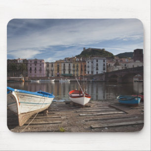 Italien, Sardinien, Bosa. Temo-Fluss und Ponte Mousepad