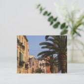 Italien, Sardinien, Cagliari. Gebäude und Palmen Postkarte (Stehend Vorderseite)