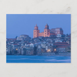 Italien, Sizilien, Cefalu, Aussicht mit Duomo aus Postkarte