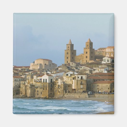 Italien, Sizilien, Cefalu, Aussicht mit Duomo von Magnet (Vorne)