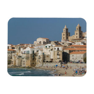 Italien, Sizilien, Cefalu, Stadtanblick mit Duomo  Magnet