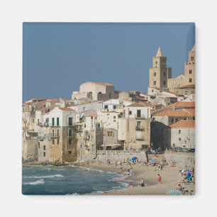 Italien, Sizilien, Cefalu, Stadtanblick mit Duomo  Magnet