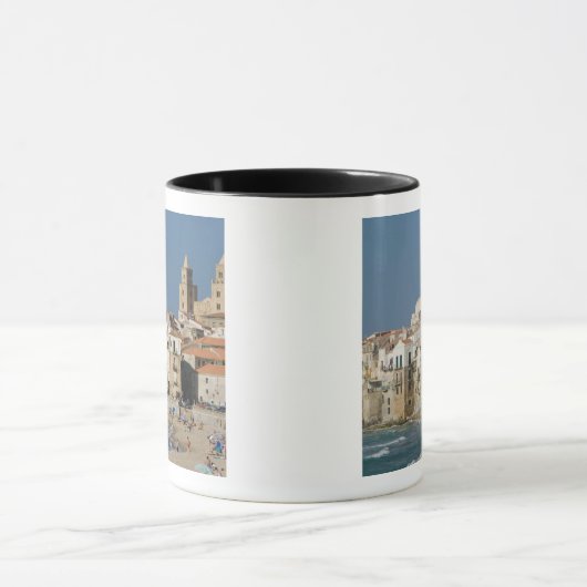 Italien, Sizilien, Cefalu, Stadtanblick mit Duomo Tasse (Zentrum)
