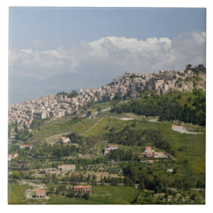 Italien, Sizilien, Enna, Calascibetta, Morgenansic Fliese