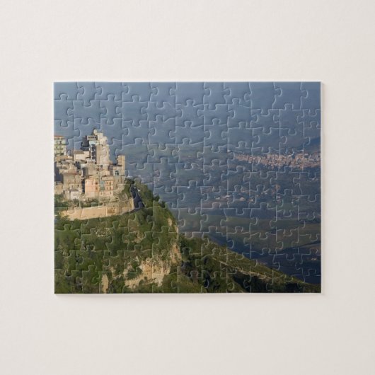 Italien, Sizilien, Enna, Stadtansicht von Rocca di Puzzle (Horizontal)