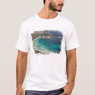 Italien, Sizilien, Mondello, Sicht auf den Strand T-Shirt