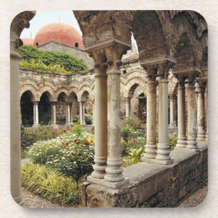 Italien, Sizilien, Palermo. Die Kreuzgänge sind er Untersetzer