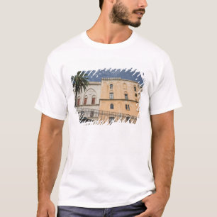 Italien, Sizilien, Palermo, Palazzo dei Normanni T-Shirt