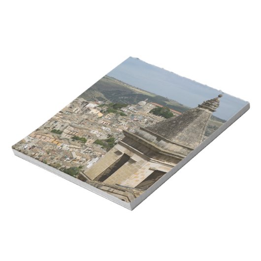 ITALIEN, Sizilien, RAGUSA IBLA: Stadtansicht und S Notizblock (Rotiert)