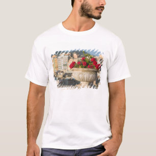 Italien, Sizilien, Termini Imerese, View & Blume T-Shirt