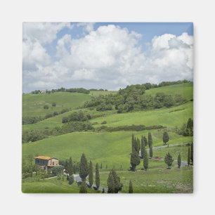 Italien, Toskana. La Foce. Eine gekrümmte Straße w Magnet