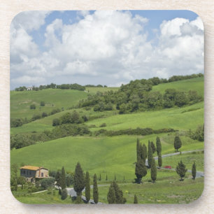 Italien, Toskana. La Foce. Eine gekrümmte Straße w Untersetzer