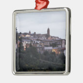 Italien, Toskana, Montalcino Silbernes Ornament (Links)