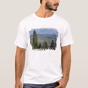 Italien, Toskana, Montepulciano. Blick auf die T-Shirt